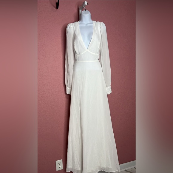 Lulus - Talk About Divine White Long Sleeve Backless Maxi Dress (S/XL) - Picture 7 of 7